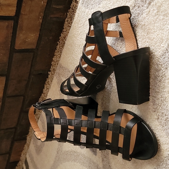 CP "Hayden" 10W black block style heels zipper medial foot gladiator style - Picture 2 of 11